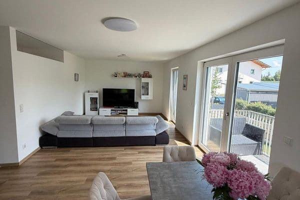 Prenájom bytu 3-izbový 102 m², Boschstraße 3, Heldenstein, Bavorsko Prenájom bytu 3-izbový 102 m², Boschstraße 3, Heldenstein, Bavorsko