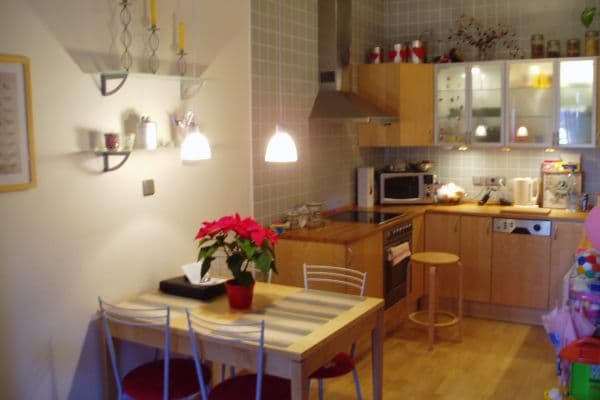 Prenájom bytu 2-izbový 43 m², Školská, Hostivice Prenájom bytu 2-izbový 43 m², Školská, Hostivice