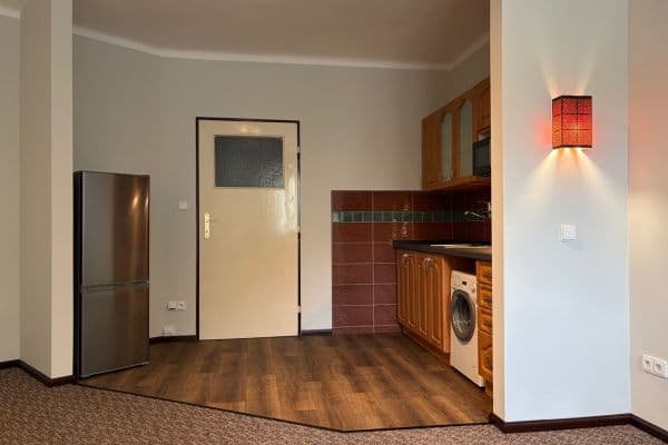 Prenájom bytu 1-izbový 25 m², Žateckých, Praha Prenájom bytu 1-izbový 25 m², Žateckých, Praha