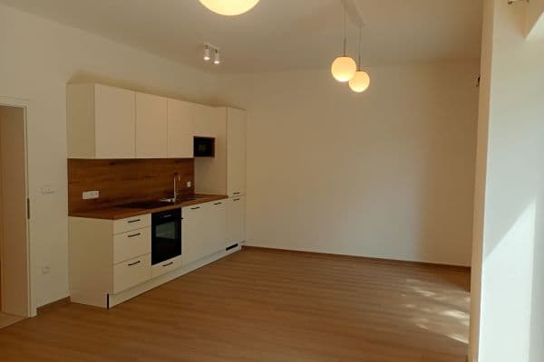 Prenájom bytu 3-izbový 66 m², Libušino údolí, Brno Prenájom bytu 3-izbový 66 m², Libušino údolí, Brno