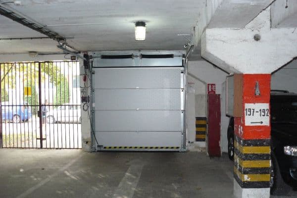 Prenájom garáže 15 m², Ve Lhotce, Praha Prenájom garáže 15 m², Ve Lhotce, Praha