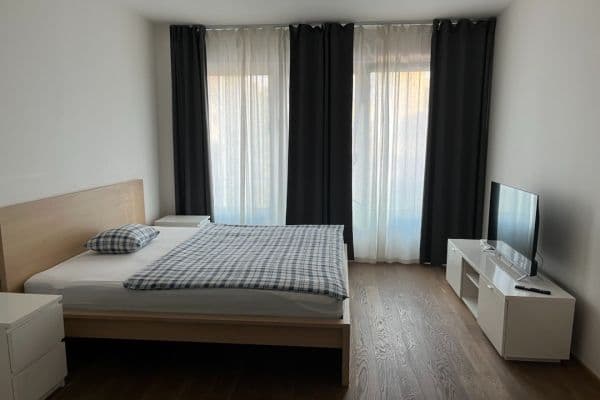 Prenájom bytu 1-izbový 37 m², Kurta Konráda, Praha Prenájom bytu 1-izbový 37 m², Kurta Konráda, Praha