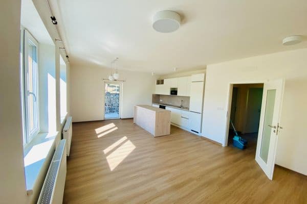 Prenájom bytu 3-izbový 72 m², Libušino údolí, Brno Prenájom bytu 3-izbový 72 m², Libušino údolí, Brno