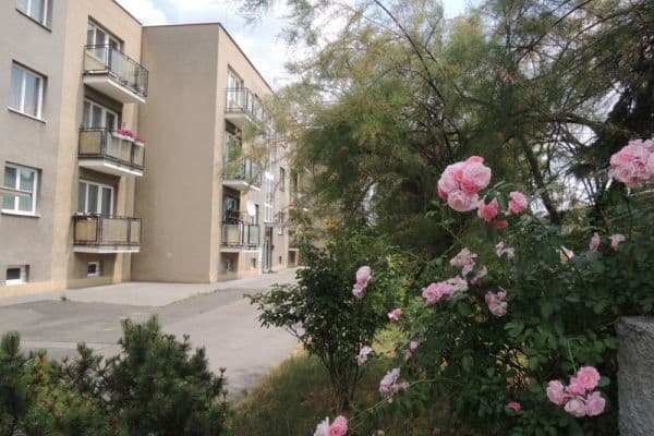 Prenájom bytu 3-izbový 81 m², Naskové, Praha Prenájom bytu 3-izbový 81 m², Naskové, Praha