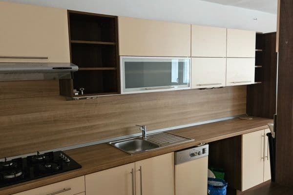 Prenájom bytu 3-izbový 67 m², Tovární, Beroun Prenájom bytu 3-izbový 67 m², Tovární, Beroun
