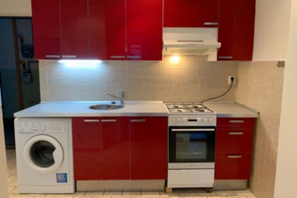 Prenájom bytu 2-izbový 54 m², 28. pluku, Praha Prenájom bytu 2-izbový 54 m², 28. pluku, Praha