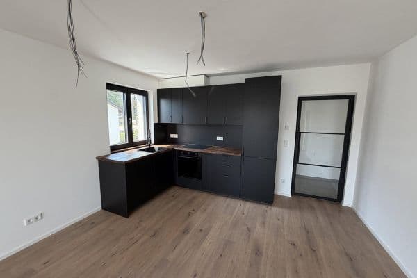 Prenájom bytu 4-izbový 76 m², Ingolstadt, Bavorsko Prenájom bytu 4-izbový 76 m², Ingolstadt, Bavorsko