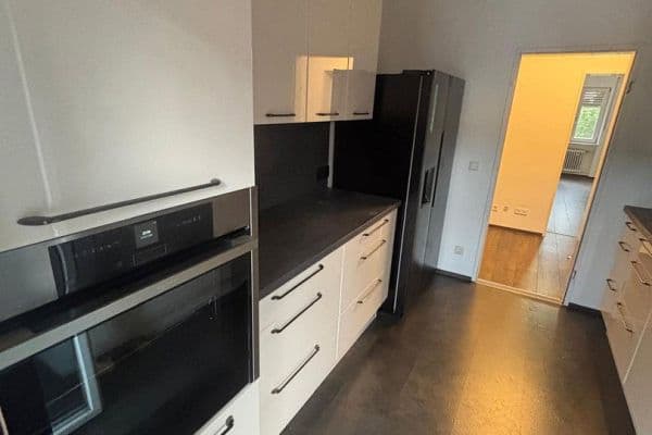 Prenájom bytu 3-izbový 79 m², Kreutzerstraße 41, Nürnberg, Bavorsko Prenájom bytu 3-izbový 79 m², Kreutzerstraße 41, Nürnberg, Bavorsko
