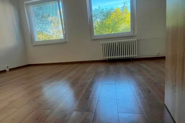 Prenájom bytu 2-izbový 56 m², Kamenná, Ústí nad Labem Prenájom bytu 2-izbový 56 m², Kamenná, Ústí nad Labem
