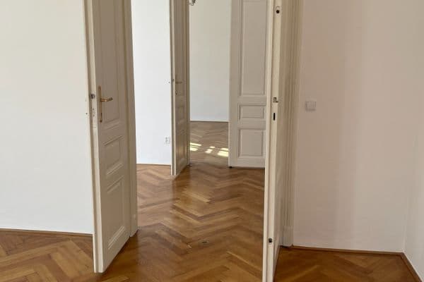 Prenájom bytu 5-izbový 121 m², Josefská, Brno Prenájom bytu 5-izbový 121 m², Josefská, Brno