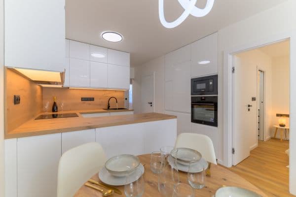 Predaj bytu 4-izbový 65 m², Křejpského, Praha Predaj bytu 4-izbový 65 m², Křejpského, Praha