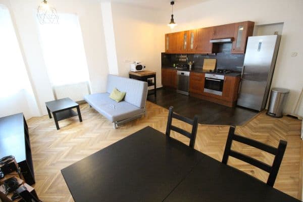 Prenájom bytu 4-izbový 98 m², Na Zámyšli, Praha Prenájom bytu 4-izbový 98 m², Na Zámyšli, Praha