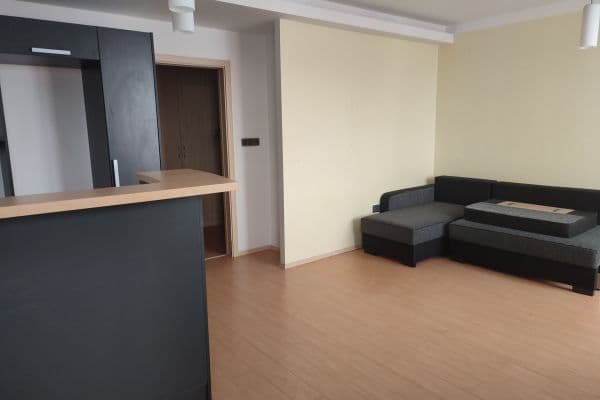 Prenájom bytu 2-izbový 56 m², Tyršovo náměstí, Chrudim Prenájom bytu 2-izbový 56 m², Tyršovo náměstí, Chrudim