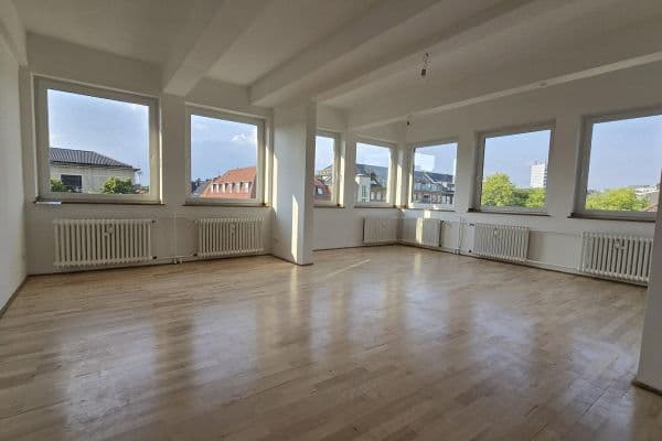 Prenájom bytu 5-izbový 170 m², Kortumstr. xxx, Essen, Severné Porýnie - Westfálsko Prenájom bytu 5-izbový 170 m², Kortumstr. xxx, Essen, Severné Porýnie - Westfálsko