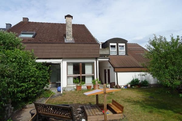 Predaj domu 170 m², pozemok 607 m², Ligusterstr 48, Wendelstein Predaj domu 170 m², pozemok 607 m², Ligusterstr 48, Wendelstein