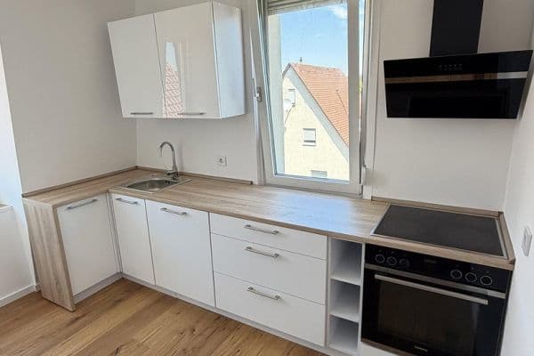Prenájom bytu 3-izbový 55 m², Zabergäustr. 97, Stuttgart Prenájom bytu 3-izbový 55 m², Zabergäustr. 97, Stuttgart