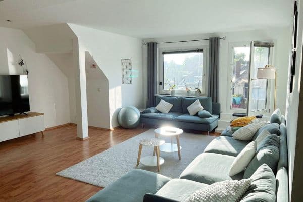 Prenájom bytu 3-izbový 165 m², Moselstraße 9, Duisburg Prenájom bytu 3-izbový 165 m², Moselstraße 9, Duisburg