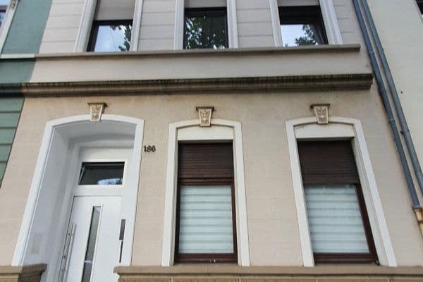 Predaj domu 315 m², pozemok 300 m², Kölnerstraße 186, Krefeld Predaj domu 315 m², pozemok 300 m², Kölnerstraße 186, Krefeld