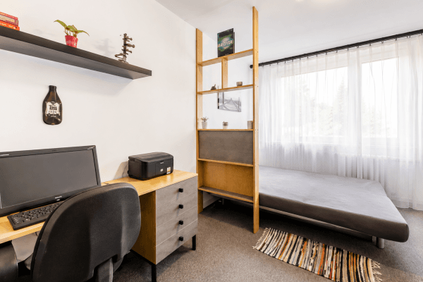 Prenájom bytu 4-izbový 15 m², Bojčenkova, Praha Prenájom bytu 4-izbový 15 m², Bojčenkova, Praha