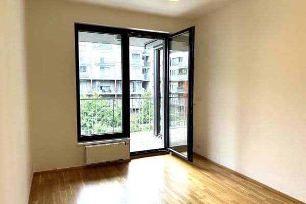 Prenájom bytu 2-izbový 68 m², Korunní, Praha Prenájom bytu 2-izbový 68 m², Korunní, Praha