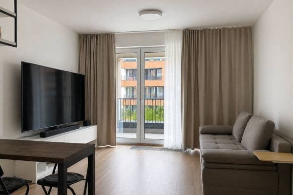 Prenájom bytu 1-izbový 32 m², Poděbradská, Praha Prenájom bytu 1-izbový 32 m², Poděbradská, Praha