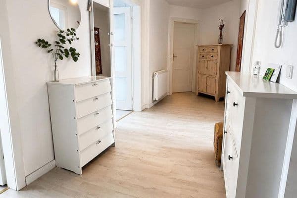 Prenájom bytu 4-izbový 120 m², Mönchengladbach Prenájom bytu 4-izbový 120 m², Mönchengladbach