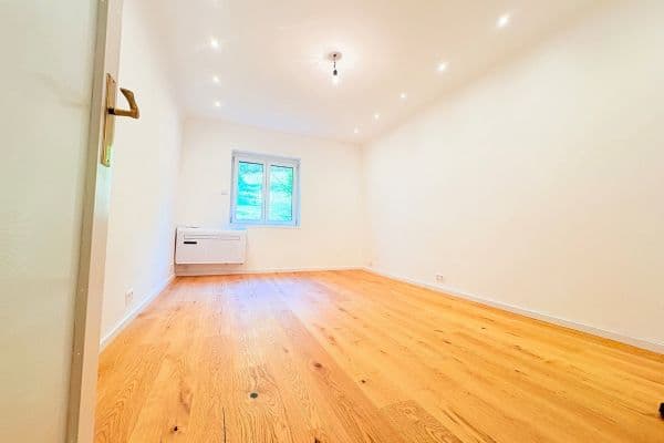 Prenájom bytu 1-izbový 26 m², Pötzleinsdorfer Straße 194, Wien, Viedeň Prenájom bytu 1-izbový 26 m², Pötzleinsdorfer Straße 194, Wien, Viedeň