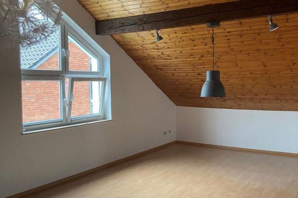 Prenájom bytu 2-izbový 82 m², Holzwickede Prenájom bytu 2-izbový 82 m², Holzwickede
