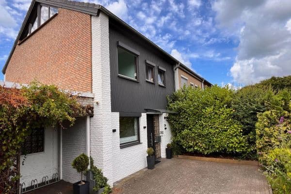 Predaj domu 135 m², pozemok 490 m², Bremen, Brémy Predaj domu 135 m², pozemok 490 m², Bremen, Brémy