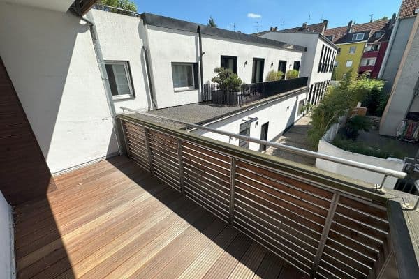 Prenájom bytu 4-izbový 135 m², Essen Prenájom bytu 4-izbový 135 m², Essen