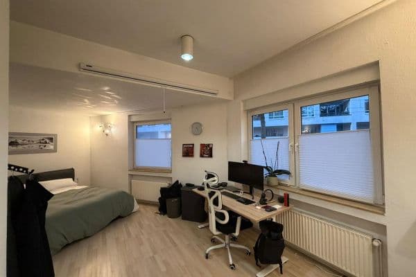 Prenájom bytu 3-izbový 82 m², Jahnstr. 1, Köln, Severné Porýnie - Westfálsko Prenájom bytu 3-izbový 82 m², Jahnstr. 1, Köln, Severné Porýnie - Westfálsko