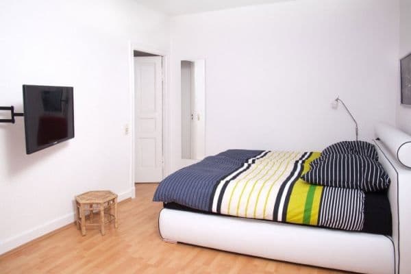 Prenájom bytu 1-izbový 37 m², Berlin, Berlín Prenájom bytu 1-izbový 37 m², Berlin, Berlín