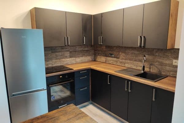 Prenájom bytu 2-izbový 45 m², Ivanská cesta, Ružinov Prenájom bytu 2-izbový 45 m², Ivanská cesta, Ružinov