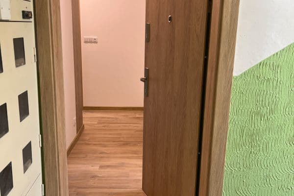 Prenájom bytu 2-izbový 54 m², Palackého třída, Pardubice Prenájom bytu 2-izbový 54 m², Palackého třída, Pardubice