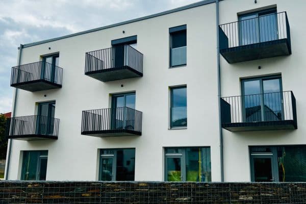 Prenájom bytu 2-izbový 46 m², K Jezírku, Herink Prenájom bytu 2-izbový 46 m², K Jezírku, Herink