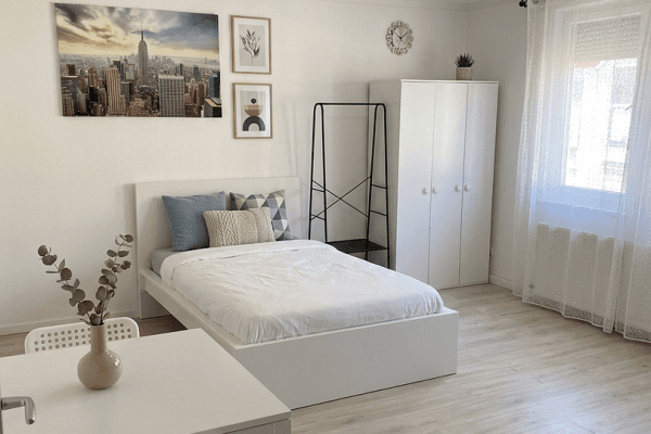 Prenájom bytu 3-izbový 60 m², Kirchtalstr. 24, Stuttgart, Bádensko-Wurttembersko Prenájom bytu 3-izbový 60 m², Kirchtalstr. 24, Stuttgart, Bádensko-Wurttembersko
