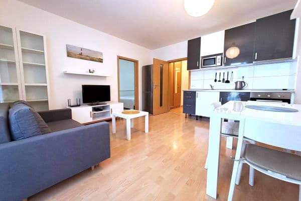 Prenájom bytu 2-izbový 40 m², V Zahradách, Praha Prenájom bytu 2-izbový 40 m², V Zahradách, Praha