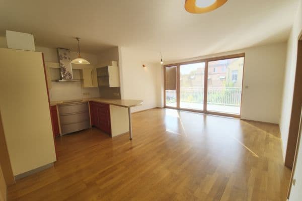 Predaj bytu 4-izbový 92 m², Pod Hliništěm, Praha Predaj bytu 4-izbový 92 m², Pod Hliništěm, Praha