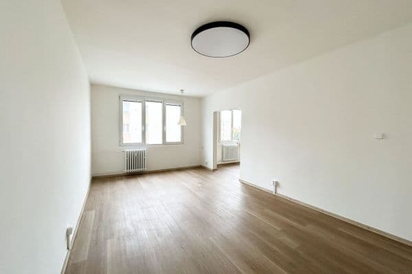 Prenájom bytu 3-izbový 84 m², Roháčova, Český Brod Prenájom bytu 3-izbový 84 m², Roháčova, Český Brod