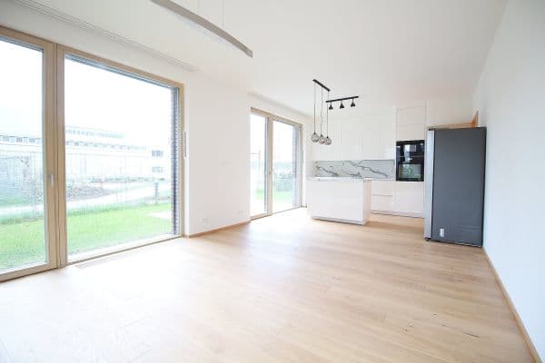 Prenájom bytu 3-izbový 94 m², Pod Juliskou, Praha Prenájom bytu 3-izbový 94 m², Pod Juliskou, Praha