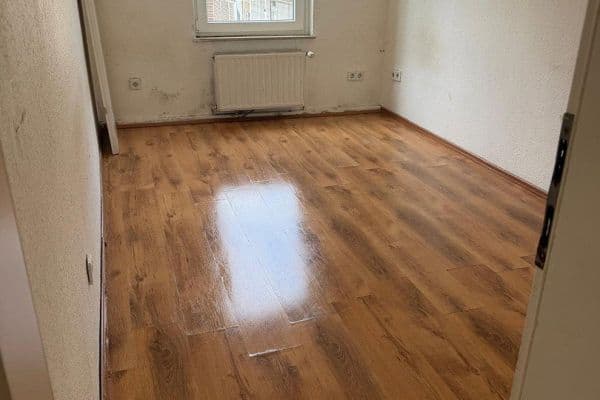 Prenájom bytu 3-izbový 70 m², Schwarzbach 134, Wuppertal Prenájom bytu 3-izbový 70 m², Schwarzbach 134, Wuppertal