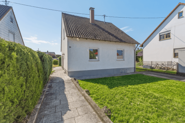 Predaj domu 145 m², pozemok 774 m², Dellmensinger Str. 30, Erbach, Bádensko-Wurttembersko Predaj domu 145 m², pozemok 774 m², Dellmensinger Str. 30, Erbach, Bádensko-Wurttembersko