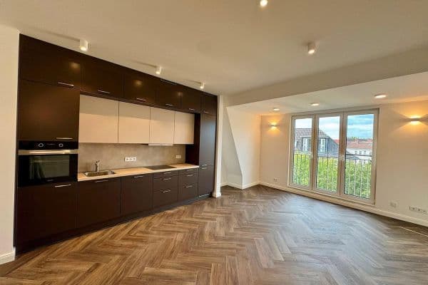Prenájom bytu 3-izbový 108 m², Külzer Straße 2, Berlin, Berlín Prenájom bytu 3-izbový 108 m², Külzer Straße 2, Berlin, Berlín