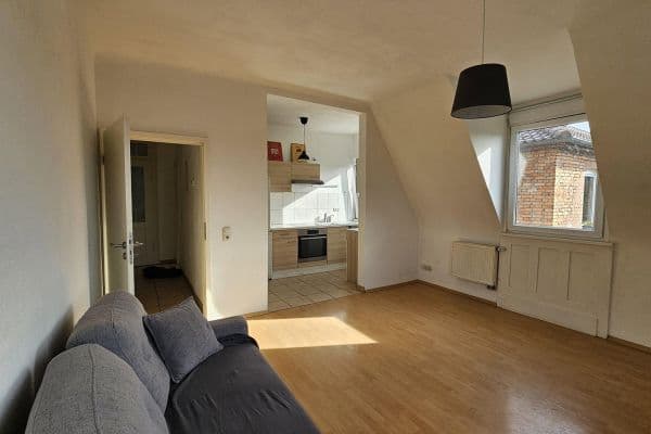 Prenájom bytu 2-izbový 61 m², Stuttgart, Bádensko-Wurttembersko Prenájom bytu 2-izbový 61 m², Stuttgart, Bádensko-Wurttembersko