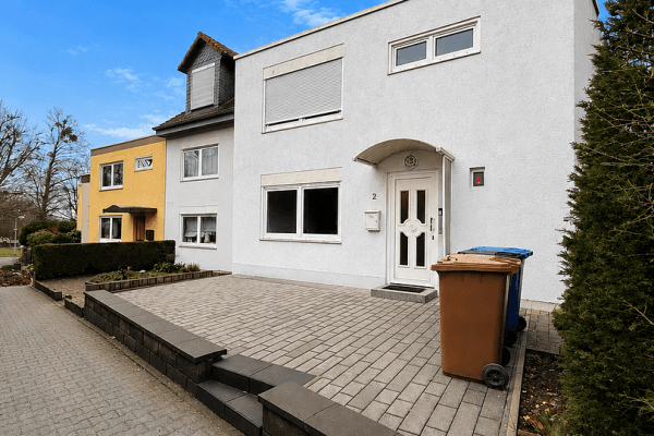 Predaj domu 170 m², pozemok 240 m², Schwalbach am Taunus Predaj domu 170 m², pozemok 240 m², Schwalbach am Taunus