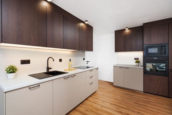 Predaj bytu 3-izbový 51 m², Uhelná, Hradec Králové Predaj bytu 3-izbový 51 m², Uhelná, Hradec Králové
