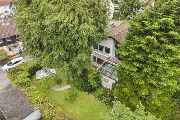 Predaj domu 166 m², pozemok 611 m², Schwalbach am Taunus Predaj domu 166 m², pozemok 611 m², Schwalbach am Taunus