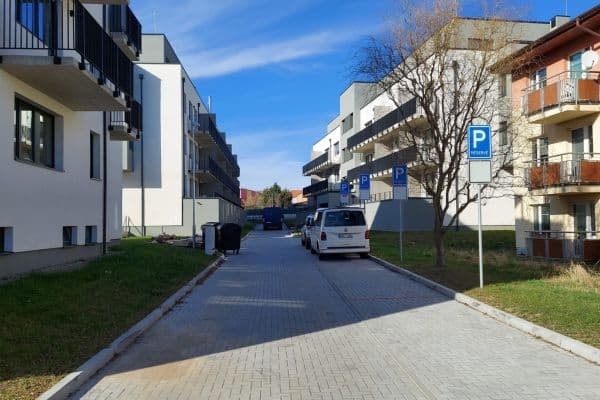 Prenájom bytu 2-izbový 36 m², Karla Čapka, Unhošť Prenájom bytu 2-izbový 36 m², Karla Čapka, Unhošť