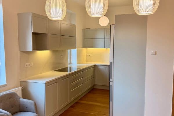 Prenájom bytu 3-izbový 105 m², České družiny, Praha Prenájom bytu 3-izbový 105 m², České družiny, Praha