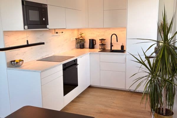 Prenájom bytu 2-izbový 57 m², Třeboradická, Praha Prenájom bytu 2-izbový 57 m², Třeboradická, Praha
